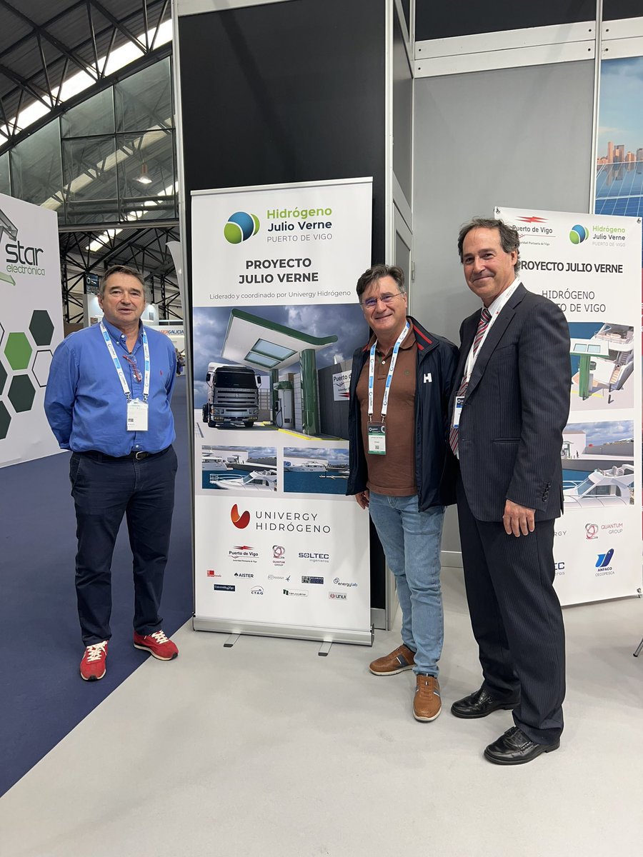 ecee_u's tweet photo. ⚙️✅ Ayer nuestro presidente Julio López, junto a nuestro miembro de Junta directiva Jesús García visitaron la feria #MindtechVigo Visitaron al Stand del proyecto Julio Verne. Proyecto de Hidrógeno del Puerto de Vigo, donde pudieron saludar charlar con Julio Hidalgo. https://t.co/H6xcDVDMcT