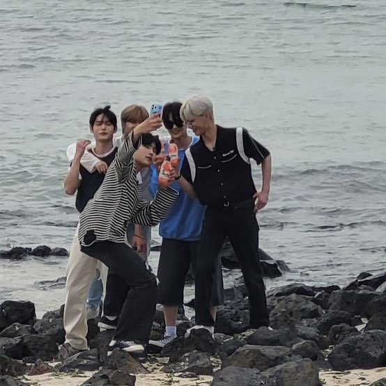 R (@rimcky) on Twitter photo 