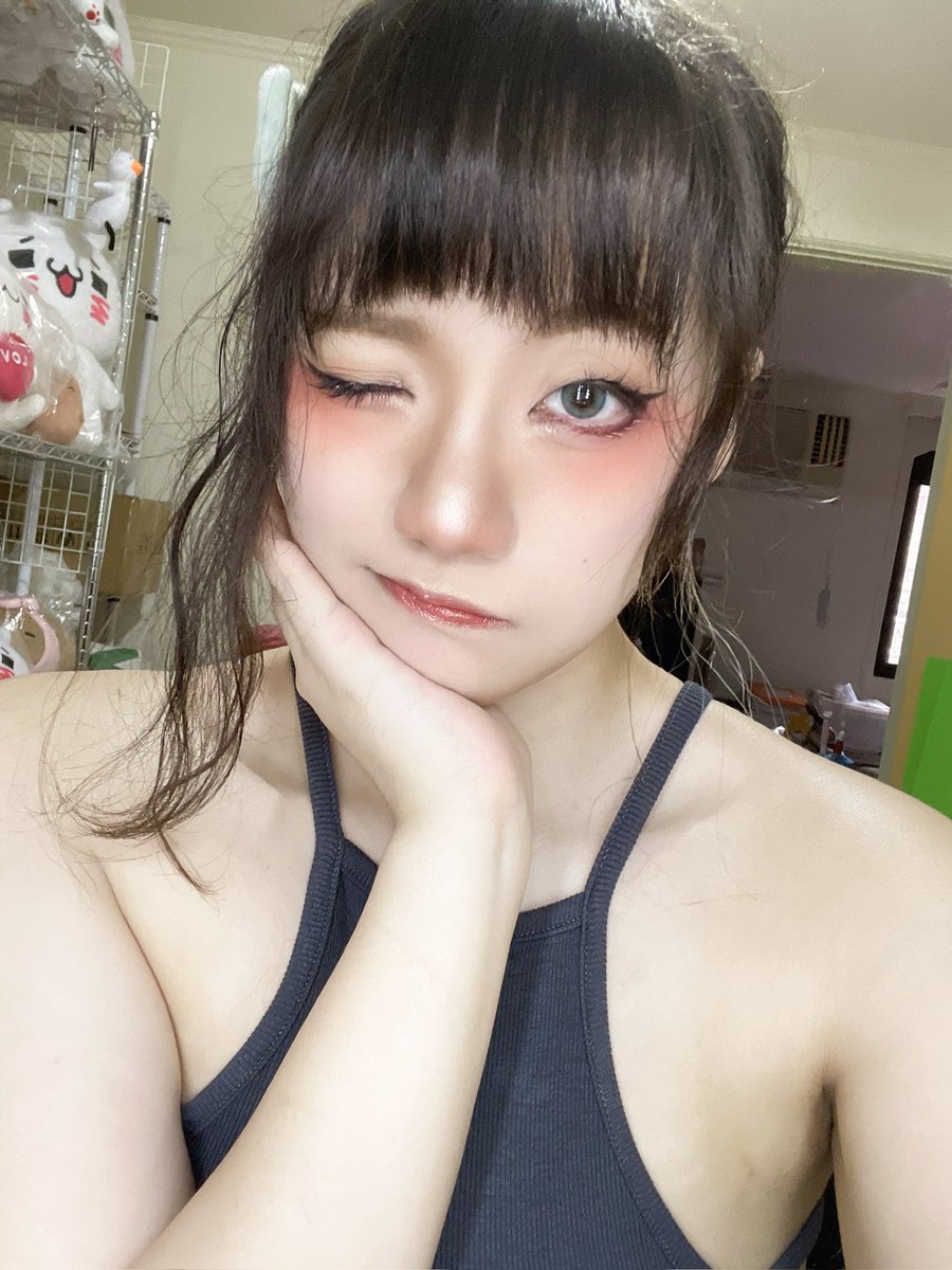 好喜歡這次的妝 https://t.co/xfLQkHcwlo