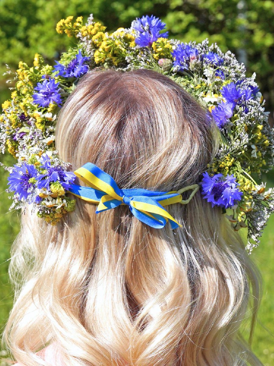 Glad Midsommar! Happy Midsummer! 🌸🌾🌼🌿🌺💛💙

📷 Visit Sweden

#midsummer #sweden #visitsweden