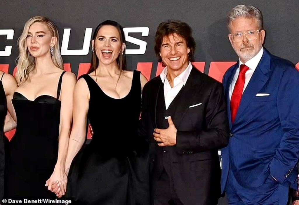 Cast photos at the red carpet.
🗓22nd June 2023 London Premiere
#Hayleyatwell #TomCruise #ChristopherMcQuarrie #RebeccaFerguson #VanessaKirby #PomKlementieff #CaryElwes #EsaiMorales #MissionImpossible