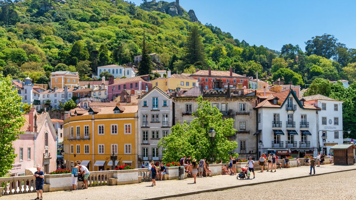Discover the magical city of Sintra in Portugal! 🏰✨ Just a short trip from Lisbon, Sintra is a fairytale come to life.