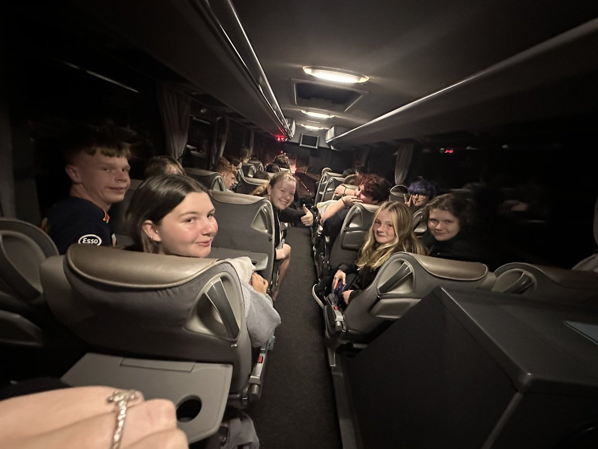 An early start for our Alton Towers Trip <a href="/LargsAcademy/">Largs Academy</a> 🎢