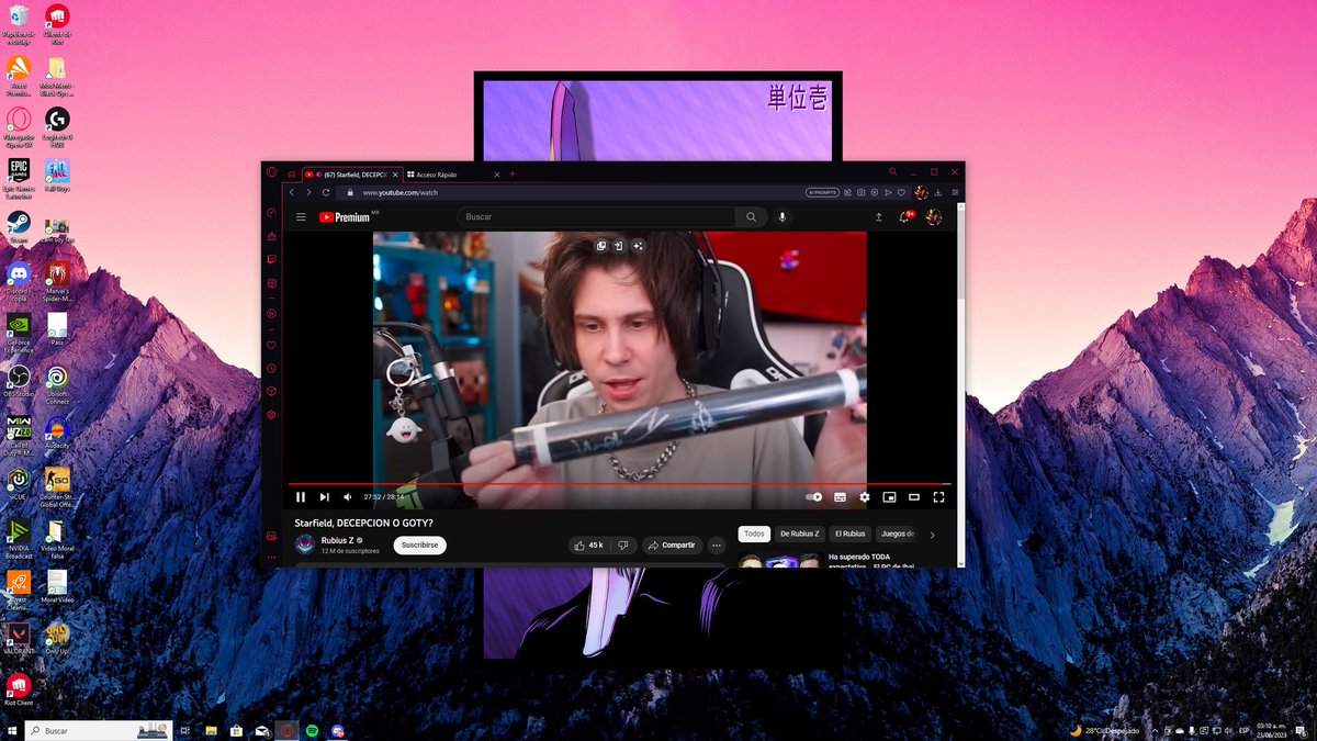 DestruyeCucas's tweet image. Este Cabron lleva 4 años diciendo que va a Enmarcar sus Poster de Skyrim firmando por Todd Howard
@Rubiu5 #vago