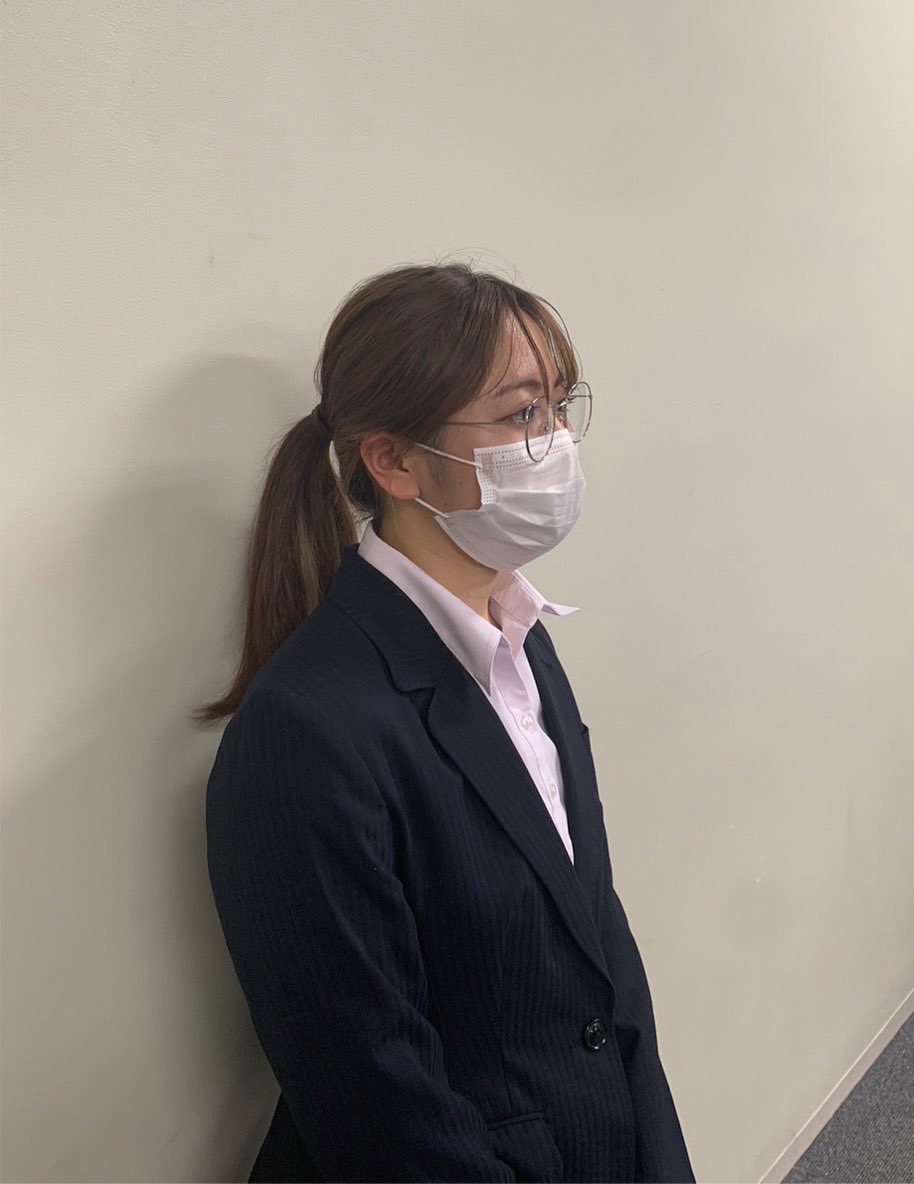 【第2回キャラクタークイズ🕘】
問題です！
この2人はどんなキャラクターでしょうか…？？
#学生演劇 
#演劇
#クイズ
#正解は次の動画へ