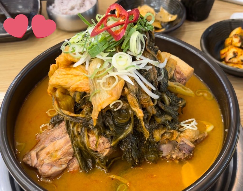 📍광주 뼈통두암점
우빈없는 우빈투어 마지막 목적지
우거지무덤... 이게 소자인게 놀라울따름입니다
정신 나가서 예절샷도 못찍음이슈;;;

#우빈아_데굴데굴_냠
#태영이도_맛집_태워가영