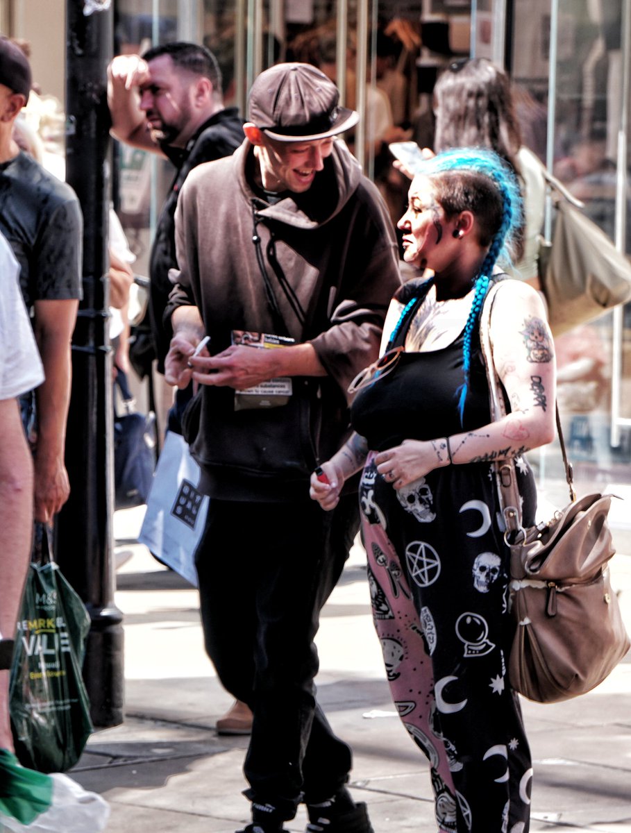 Havin' a giggle
#streetphotography #streetphoto #citycentre #sonya6300