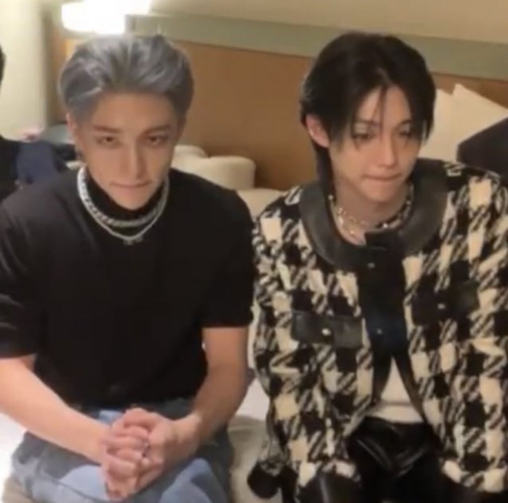 lastlovestay's tweet photo. they look like mom catches u kissing the homie gn hyunlix https://t.co/TmO1e5b0Za
