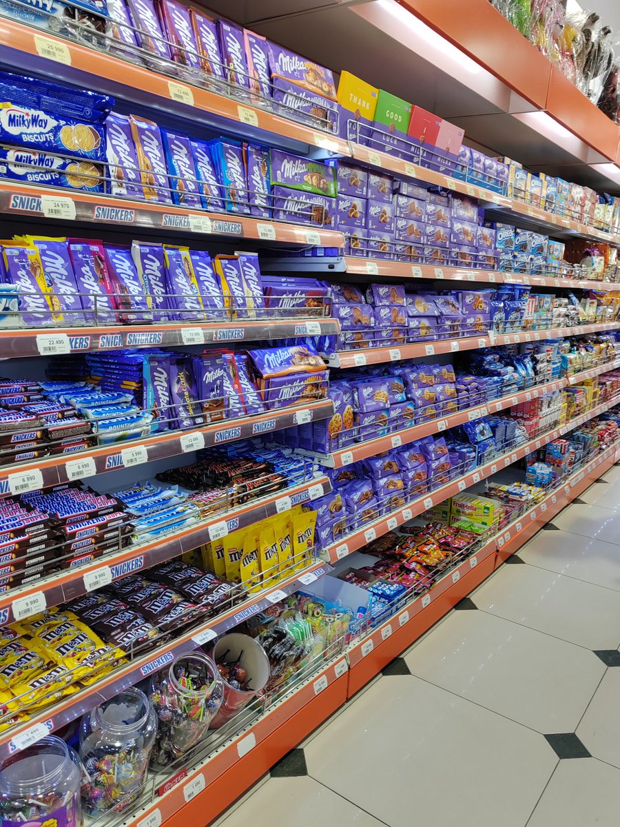 be_farosat's tweet photo. Kimga qaysi🍫 https://t.co/tRUwpBjkph