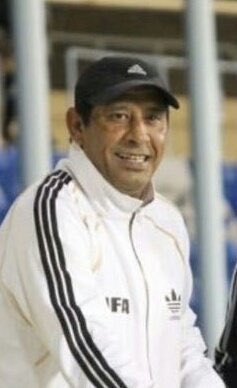 أشتقنا لك وفقدانك عظيم 😞
جعلك الله في أعلى الجنان 🤲🏻
(اذكروه بدعوه في هذه العشر الأواخر)