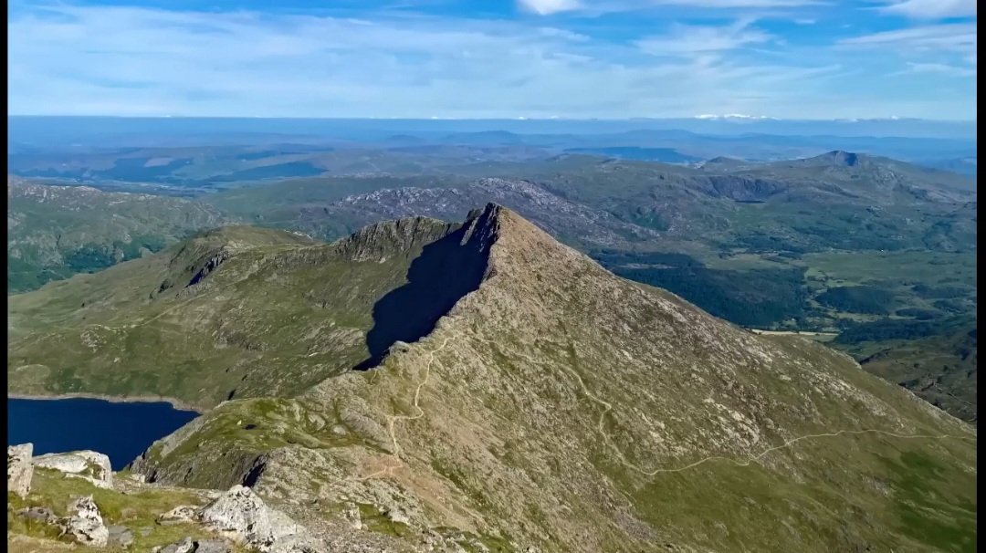 World Record Proof of Our Flat Earth. A 700 miles photograph from a highest vantage point of the tallest mountain in Wales call YrWyddfa. We can see the Swiss Alps mountain rage from Wales.  Imp🌍sible.