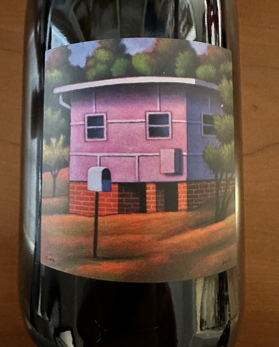 alec_jeffery's tweet photo. Cathedral Pinot Noir 2022, an outstanding wine and the perfect compliment to my lunch pizza. Interestingly, it’s a BLEND of Pinot fruit from 4 Victorian regions. https://t.co/c9qb8pCNfV