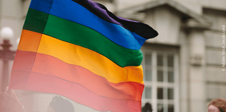 Information on economic costs of discrimination against sexual minorities increases labor market opportunities of #LGB people. 🏳️‍🌈 This is according to a survey conducted in #Serbia, #Turkey, and #Ukraine. Read more in the latest issue of #EconPolForum. 👉econpol.eu/forum-2023-3-i…