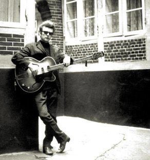 Remembering Stuart Sutcliffe. Born this day in Edinburgh in 1940. Scottish painter and musician, best known as the original bass guitarist of The Beatles. He left the band to pursue his career as a painter and artist #StuartSutcliffe 🥀 #Beatles