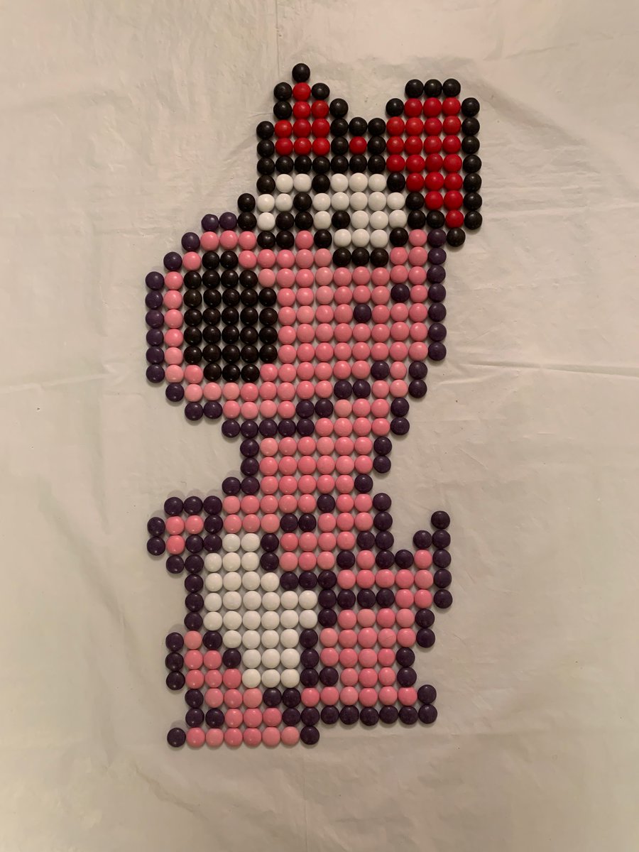 Celebrating NATIONAL PINK DAY by making pixel art of Birdo from Super Mario Bros. 2 (1988) with 447 M&M’s!
🩷😋🩷😋🩷
#NationalPinkDay #pink #birdo #transgender #supermariobros2 #videogames #retrogames #nes #nintendo #nintendofanart #candyart #foodart #pixelart #mnms