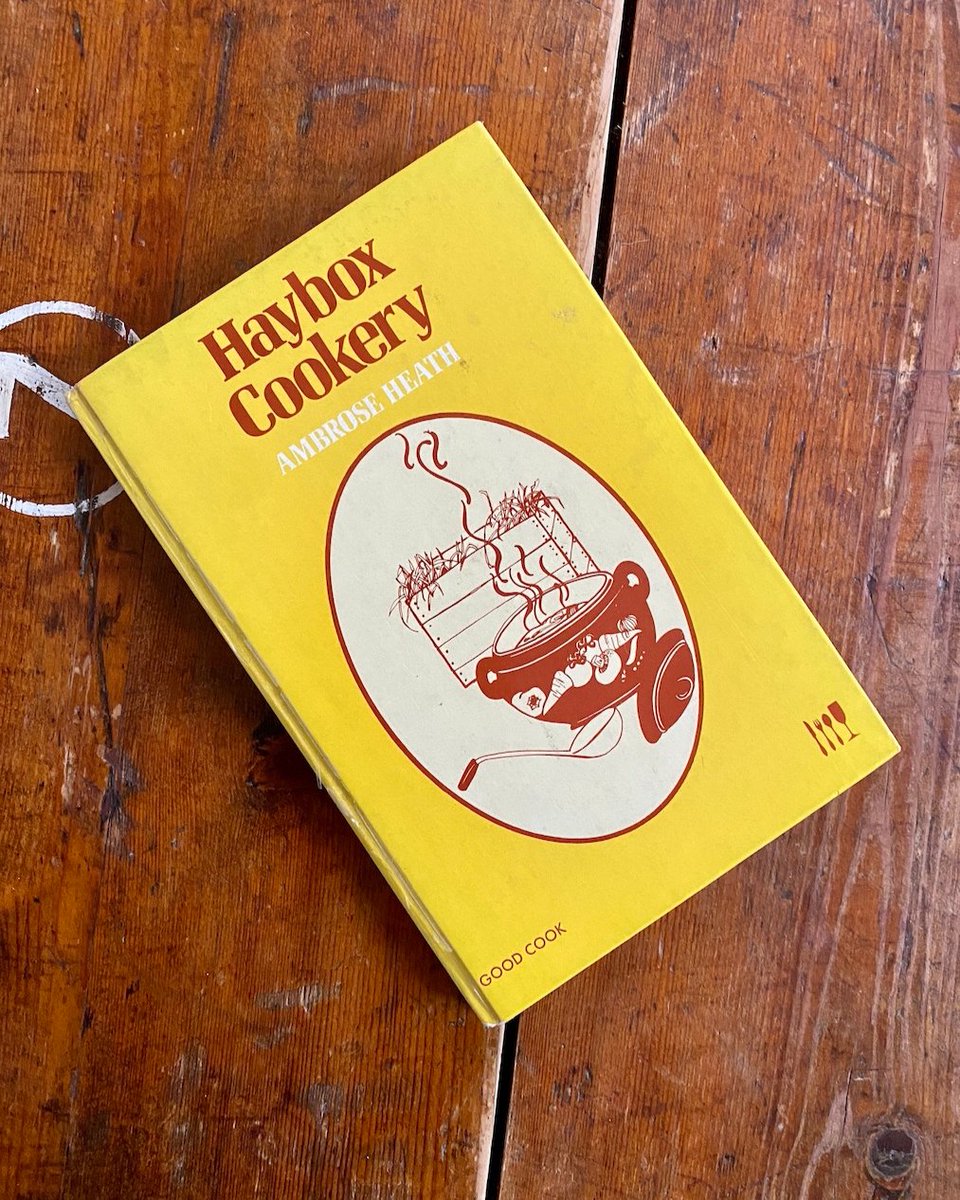 mrssbilton's tweet photo. Comfortably Hungry Podcast Season 1
A Roll in the Hay
I chat to liztrigg_ of the Original Home Economist podcast about haybox cookery.
Link in bio
#comfortablyhungry
#CHS1
#podcast
#austerity
#mrsbilton
#foodhistory
#haybox
#slowfood https://t.co/EL5nAI21KM