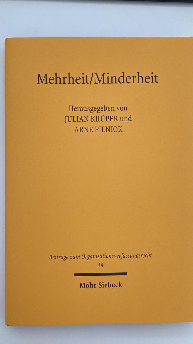 Alex_J_Thiele's tweet photo. #coronaverlosung 630: Heute mit einer Spende von @mohr_recht (@mohrsiebeck), ein soeben erschienener Band zu Mehrheit und Minderheit. Vielen Dank. Teilnahme per RETWEET, Verlosung am Abend. Viel Glück! 🙂 https://t.co/w1GMjaRBM3