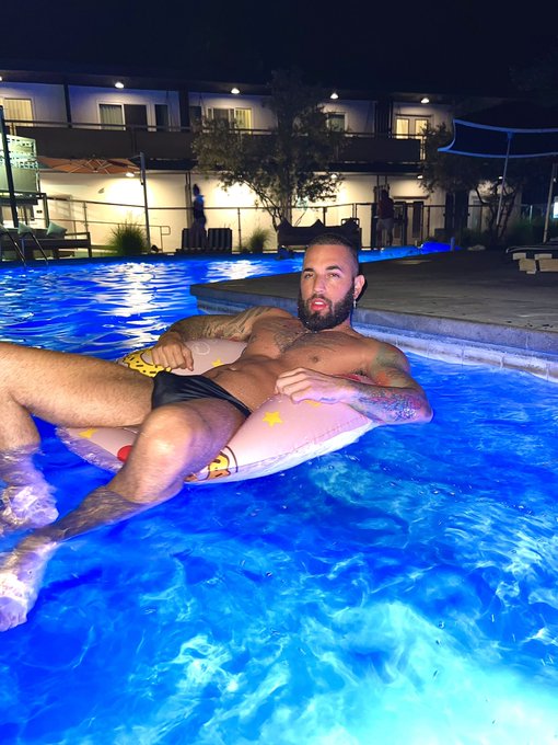 lil night dip 💦 https://t.co/BKIVa4adOR