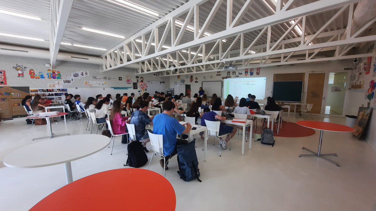 be_usj's tweet photo. Yesterday the first pre-departure meeting took place for our USJ students who will begin the great challenge of the Erasmus adventure in September.

We wish you good luck, we are sure that everything will be great. https://t.co/chLqzInI4c
