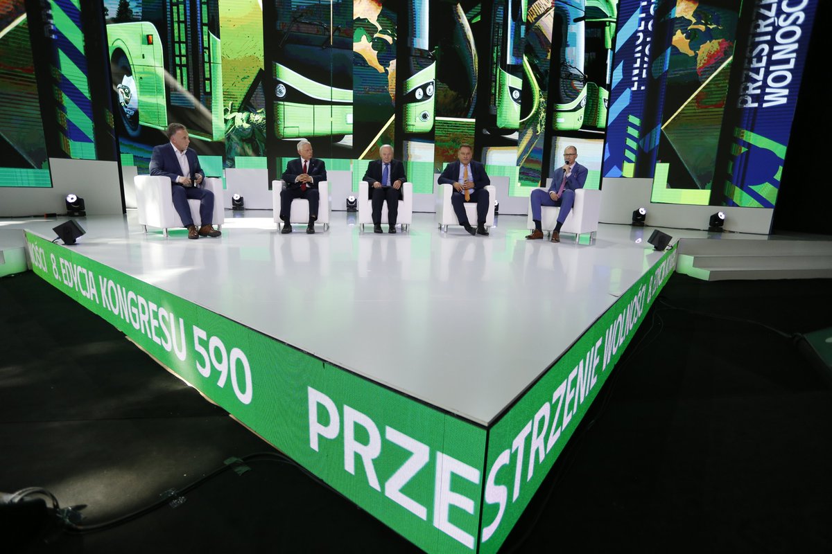 Kongres590's tweet photo. 2. dzień 8. edycji #Kongres590 w fotograficznym skrócie. #PrzestrzenieWolności https://t.co/3EDZb6dqtz