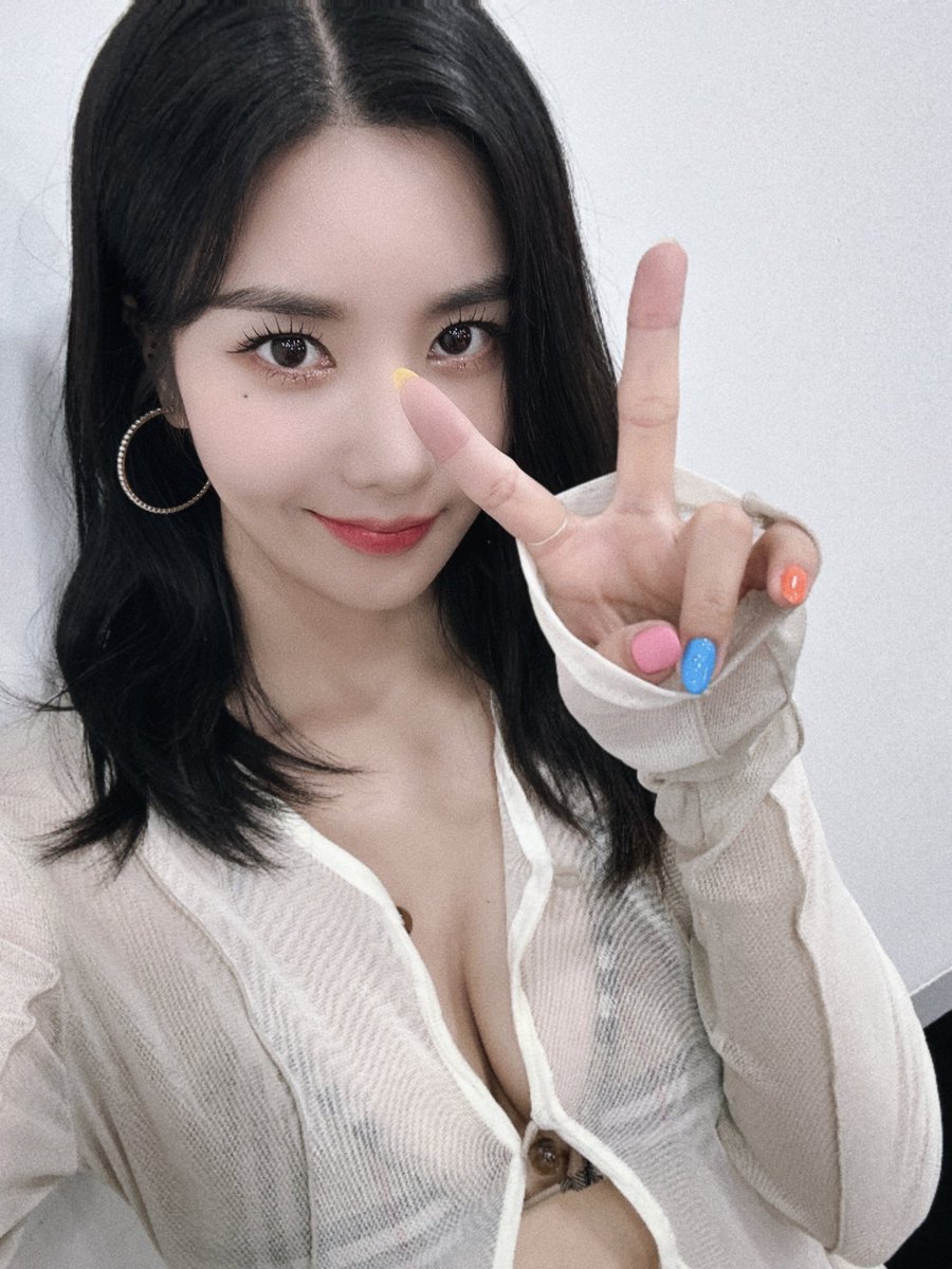 KWONEUNBI's tweet image. [📸] 230623 #워터밤서울

짱더워터와 함께 
워터밤에 등장한 갓은비..💖🌊 
HOT걸 그 잡채...♥️ 여름이었다...🔥

#권은비 #KWONEUNBI
#워터밤 #WATERBOMB