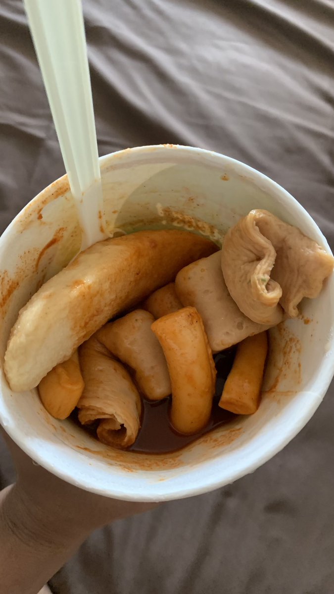 articrun's tweet photo. Nyoba Tteokbokki nya Famima. Kalau dibandingin sama Lawson, yg ini bumbunya kurang kentel trus topokinya agak lebih keras, masih lebih kenyel Lawson. Tp ya ok ena ena aja https://t.co/JzIK00Cx8h