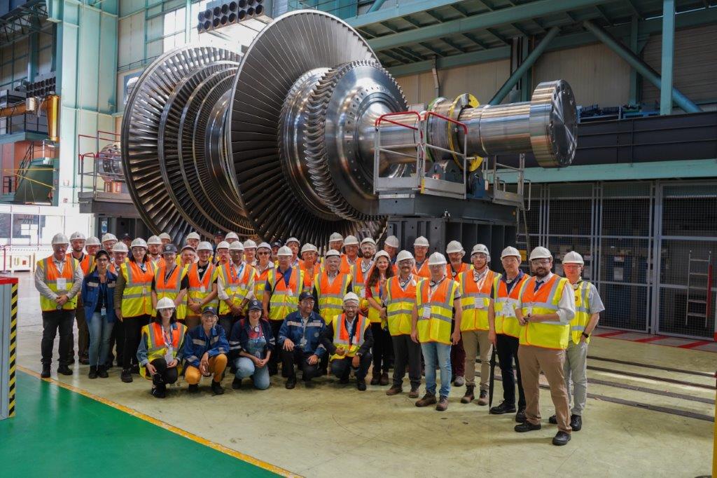 EDFproCesko's tweet photo. V #EPR1200 pro #Dukovany5 bude umístěna nejmodernější a nejúčinnější jaderná turbína na světě, kterou dodá @GE_Power. Během své cesty do francouzského Belfortu měli tento týden členové @PowerCzech ojedinělou příležitost navštívit závod GE a seznámit se s procesem výroby turbíny. #epr #edfprocesko