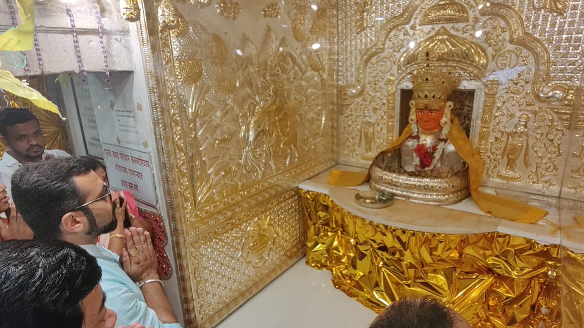 kolhe_amol's tweet photo. पाबळ येथील जैन मंदिरास आज सदिच्छा भेट दिली. चातुर्मास मंगलमय प्रवेश उत्सवानिमित्त अत्यंत मंगलमय वातावरणात आम्ही दर्शन घेतले. यावेळी आम्ही सर्वांनी भोजनाचा आस्वादही घेतला. यावेळी प्रदीपदादा वळसे पाटील सुद्धा उपस्थित होते.
#Pabal #jainchaturmasya #Jainism #chaturmasya https://t.co/MICMThkBKv