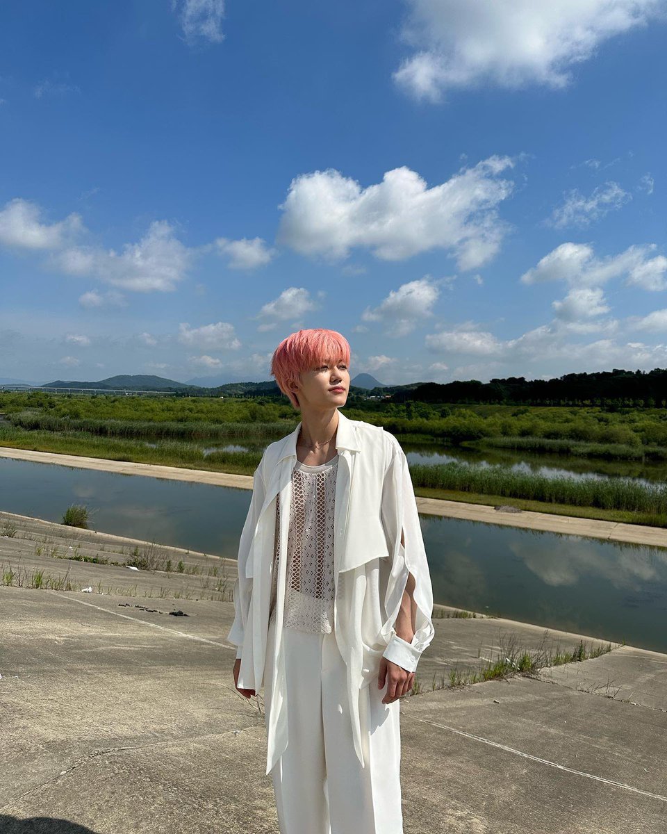 nominment's tweet photo. What in the yaoi protagonist is this https://t.co/e7yhJDKJN0