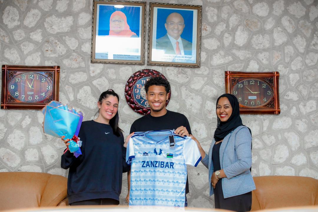 Boubacar Bernard Kamara  a French professional footballer who plays as a defensive midfielder for Premier League club Aston Villa and the France national team together with his stunning wife  a famous model and a TV reality star Coralie Kamara Porrovecchio are in Zanzibar.