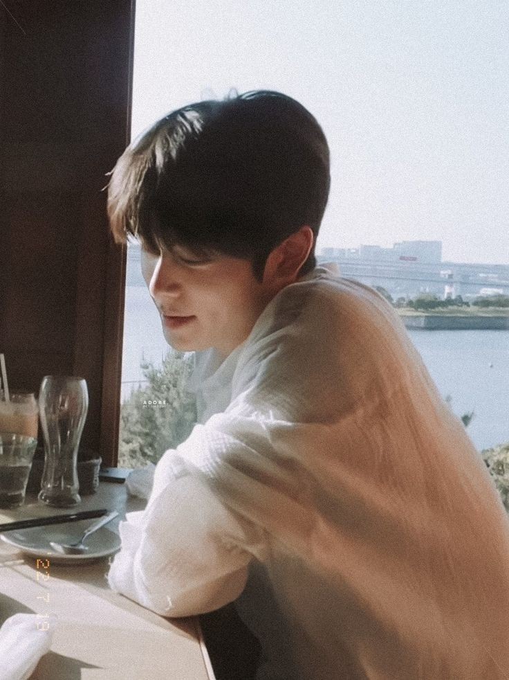 Physecresy's tweet photo. Sweet Nothings

     - A short #jaehyun filo short au &amp; series between the private &amp; love-filled relationship between a well-known model, Louise (oc) and luxury perfume CEO, Theo (Jaehyun) https://t.co/LA1TQbTYhJ