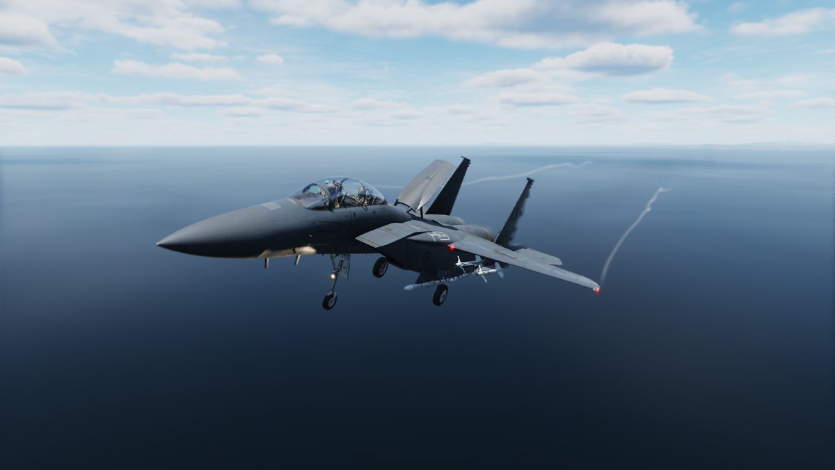 Cinari_Amatuka's tweet image. とりあえず一通り飛んで着陸
印象は・・・重い！
後部で操縦可能だけど前見えないねぇ
#DCSWORLD #RAZBAM