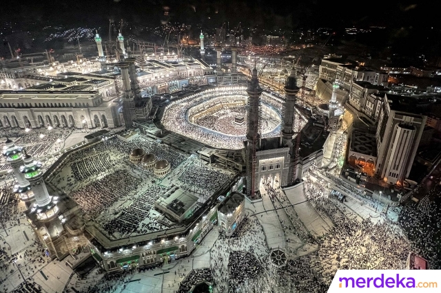 sarf50053's tweet photo. Masya Allah, Masjidil Haram Kembali Dipenuhi Lautan Jemaah Haji: Ini Penampakannya! https://t.co/DWeWkfLgIs https://t.co/1mwcJbiDM0