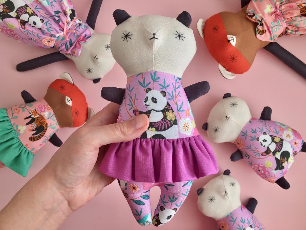 Panda dolls now available online yay! <a href="/greenwichmkt/">Greenwich Market</a> this Saturday and Sunday too!
#shopsmall #handmade #giftideas #pandas