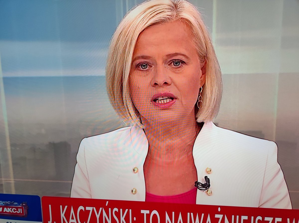 waldekmazury's tweet photo. #Minęła9 ta zdradziecka morda z ZSL, walczy o miejsce na listach PO, jak szczur o własne życie zagoniony do kąta. https://t.co/a1JIMthqyR