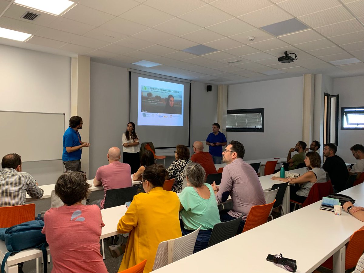 pctulpgc's tweet photo. ¿Quién dijo que #ciencia y #literatura no podían ir de la mano? Este fue uno de los tantos aspectos que hablamos durante la tarde de ayer con María Sánchez en la 22º edición de #GreenDrinks #GranCanaria del 2023 ✨🌱📚
#Gescan #EspacioAE https://t.co/m51JiSuXCV