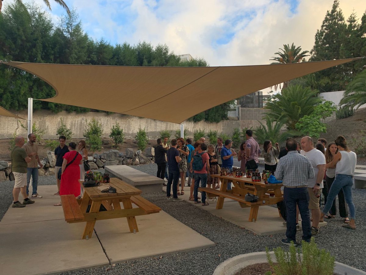 pctulpgc's tweet photo. ¿Quién dijo que #ciencia y #literatura no podían ir de la mano? Este fue uno de los tantos aspectos que hablamos durante la tarde de ayer con María Sánchez en la 22º edición de #GreenDrinks #GranCanaria del 2023 ✨🌱📚
#Gescan #EspacioAE https://t.co/m51JiSuXCV