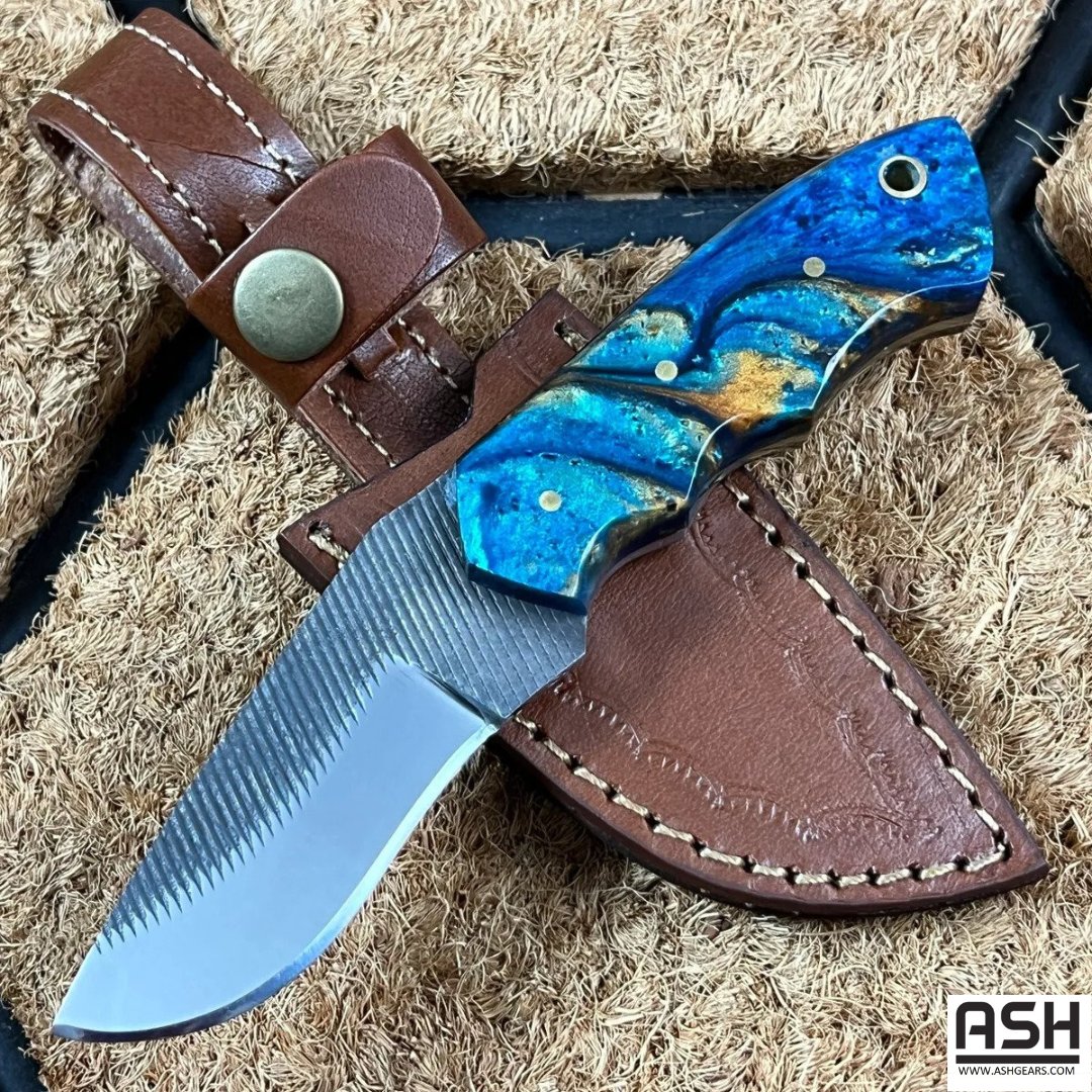 Introducing the 🔥 ASH CB40 Custom Handmade Real Rasp Steel Cowboy Bull Cutter Knife! 🔪

ashgears.com/shop/ols/produ…

Price: C$84.00

#knifelovers #outdooradventures #handmade #cuttingedge #qualitycraftsmanship