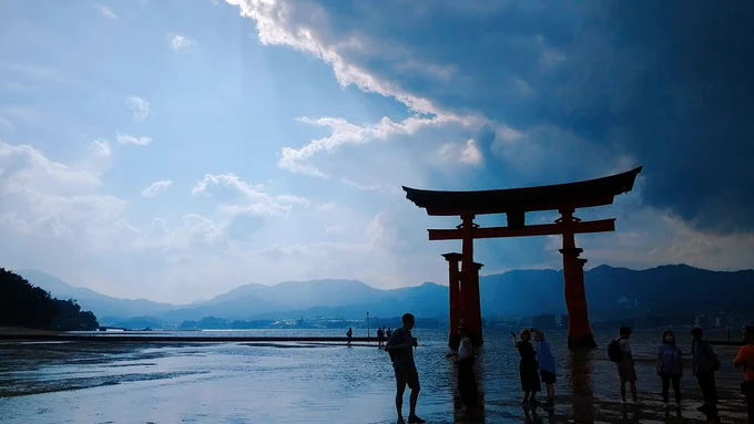厳島神社神々しい