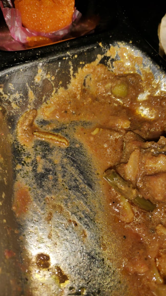 _snerus_'s tweet photo. @SonakshySaroj @PradeepJenaIAS @ushapadhee1996 @SDTE_Odisha @CMO_Odisha @PritiranjanBJD @MoSarkar5T @DmSambalpur @AnanyaDasIAS Attaching more pictures for reference.  This was the quality of food served. We need our refunds for the unhygienic and contaminated food they have served us. These people need to be punished for charging us extra amount. https://t.co/J2mytOlja1