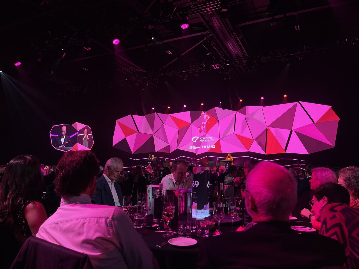 sekuxrious's tweet photo. Woohoo, what a way to begin the evening with the @CanterburyTech team at @NZHiTechAwards 🙌🏾 with the Mihi and music 🙌🏾 ✨
#HTANZ #HiTechAwards #HTANZ23 https://t.co/BcCIkC2E75
