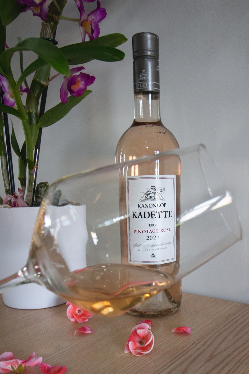 Time to paint the summer pink! It's International #RoséDay and we are popping the pink stuff🍷

What rosé are you drinking this evening?

wickedcapewines.co.uk/shop/rose