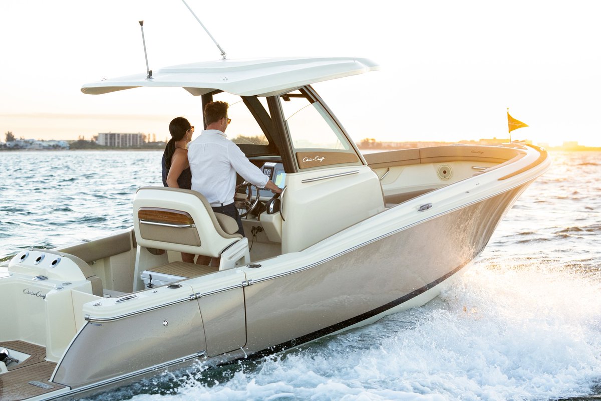 chriscraftth's tweet image. Embrace the beauty of the open water // The #Catalina24 
Tel. 02-430-6688 #1
#ChrisCraftThailand #ChrisCraft #MGCASIA #Riverboat #Thailand #ChaoPhraya #River #Travel #MGCMARINE #ล่องเรือ #ล่องเรือเจ้าพระยา #ริมน้ำ #แม่น้ําเจ้าพระยา #ริมแม่น้ําเจ้าพระยา #ล่องเรือส่วนตัว