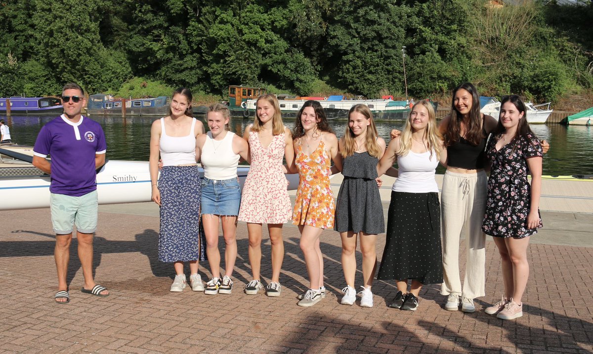 LEHrowing's tweet image. Great to welcome Smithy back to LEHBC last night for the naming of the new first 8+, along with some Boat Club alumnae. Looking forward to seeing the boat race at HRR Qualifiers later! #letsgoLEH #LEHSchool