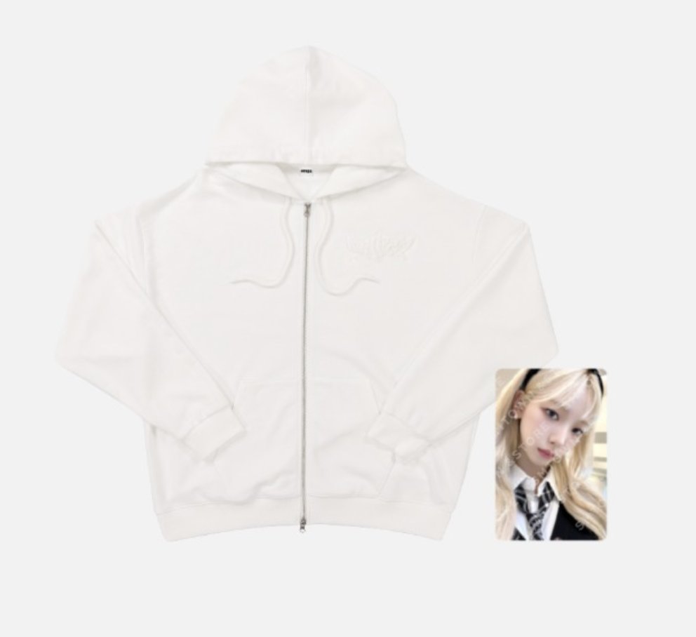 MY WORLD MD #KARINA (1/3) - POSTCARD BOOK - ZIP-UP HOODIE - PHOTO