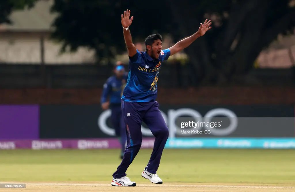 ThePapareSports's tweet photo. Sri Lanka vs Oman | ICC Cricket World Cup Qualifier

Oman – 28/4 (11) L Kumara 3/11, K Rajitha 1/17

#CWC23 #OMAvSL 

Photos Courtesy – Getty Images

More 👉 https://t.co/6YREnLjDqh https://t.co/hSq1HYfd8i