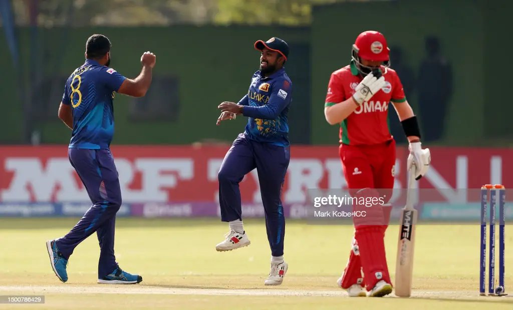 ThePapareSports's tweet photo. Sri Lanka vs Oman | ICC Cricket World Cup Qualifier

Oman – 28/4 (11) L Kumara 3/11, K Rajitha 1/17

#CWC23 #OMAvSL 

Photos Courtesy – Getty Images

More 👉 https://t.co/6YREnLjDqh https://t.co/hSq1HYfd8i