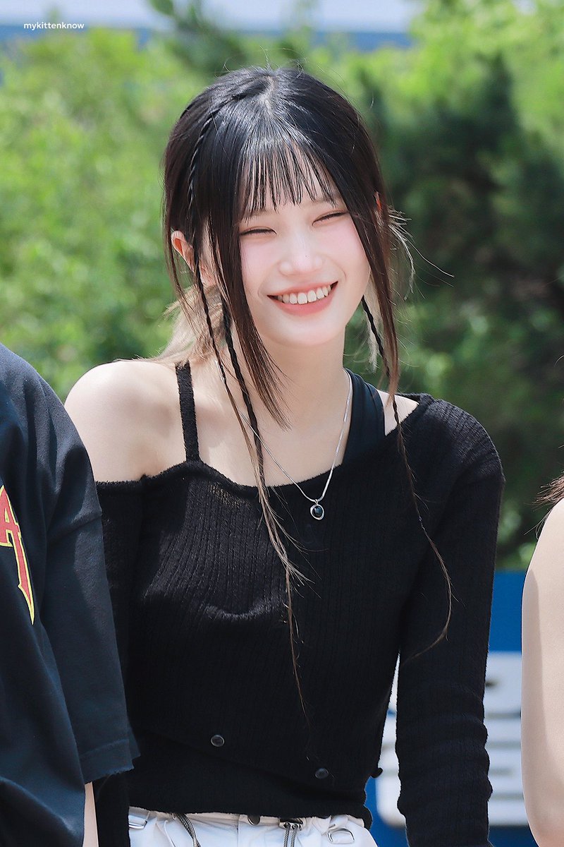 230623 뮤직뱅크 미니팬미팅

😸

#프로미스나인 #fromis_9 
#송하영 #하영