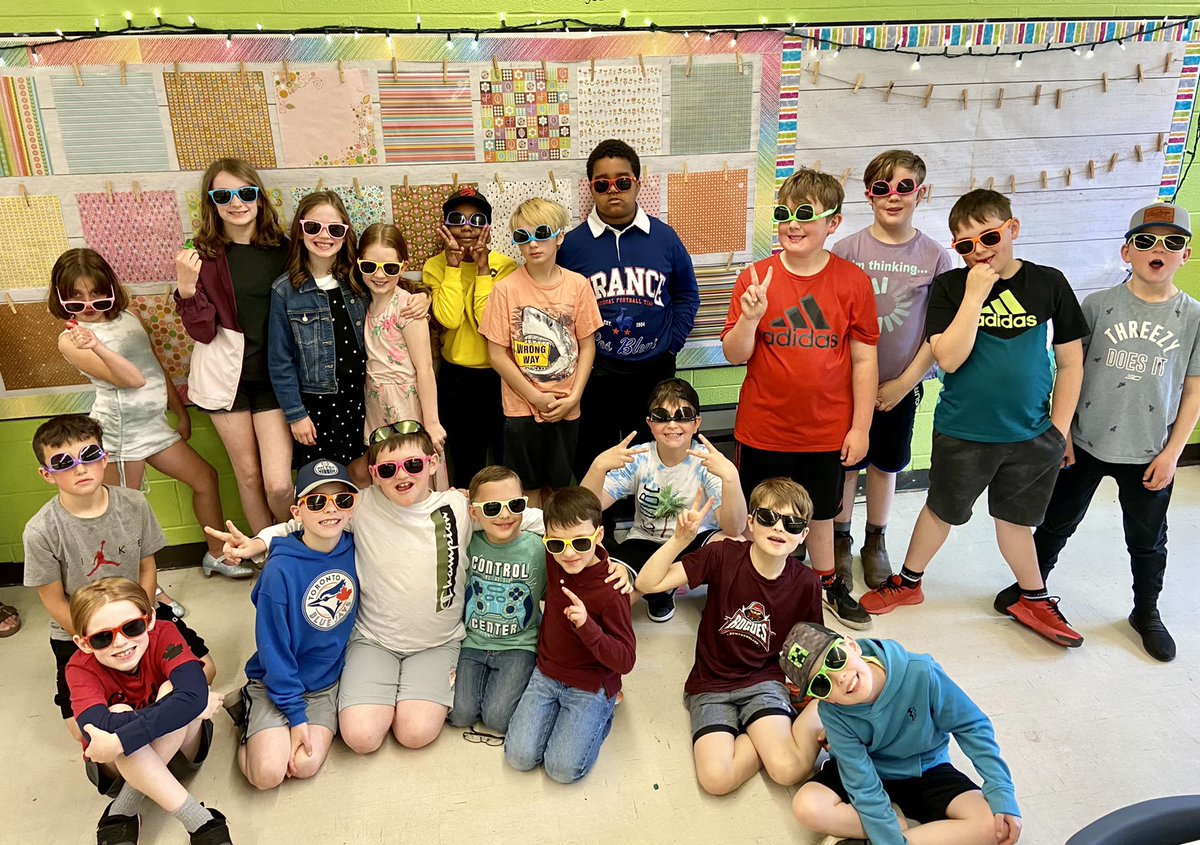 4MsGreene's tweet photo. Wow! What an incredible group of Grade 4 students I had the pleasure to teach this year! I have been truly blessed❤️ We have had such an amazing year @holyfamilyscho2 Happy Summer!🍉😎⛱ #grade4rocks https://t.co/s09i7nVILI