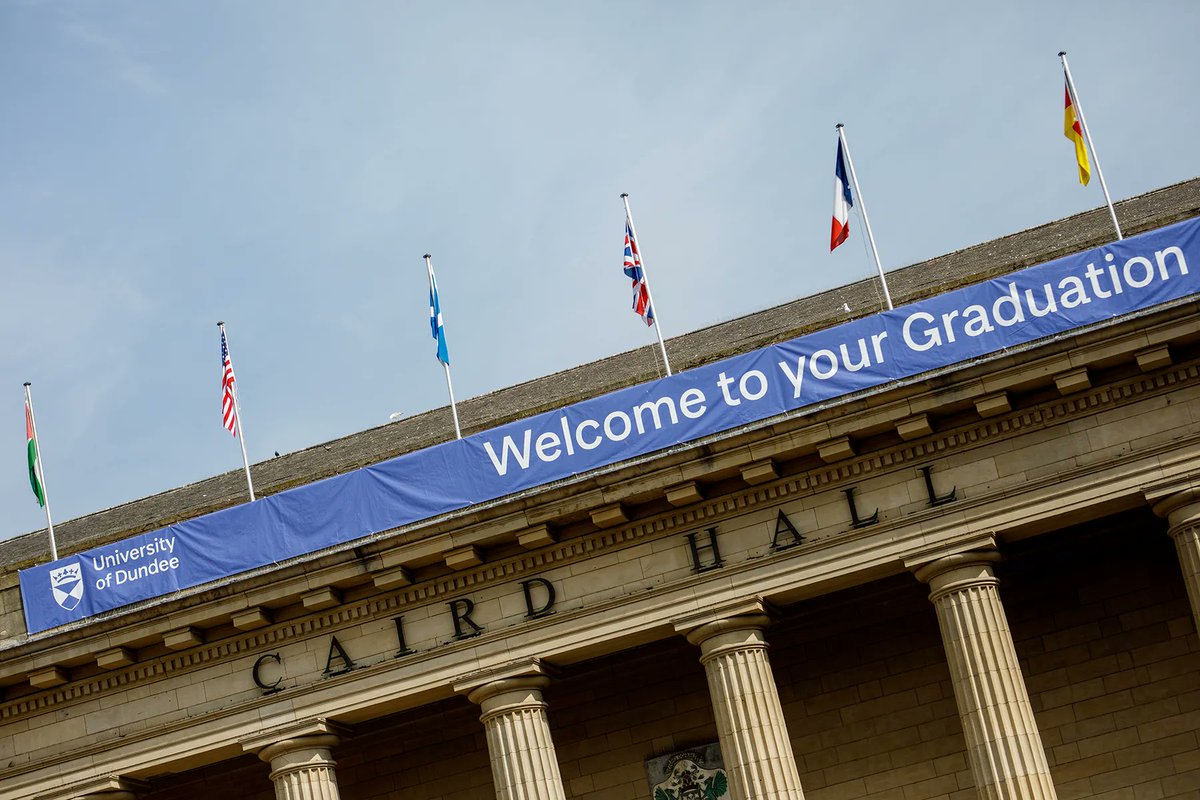 Congratulations to all our students graduating this afternoon! We hope you have a wonderful day and celebrate your fantastic achievements 🥂 🥳